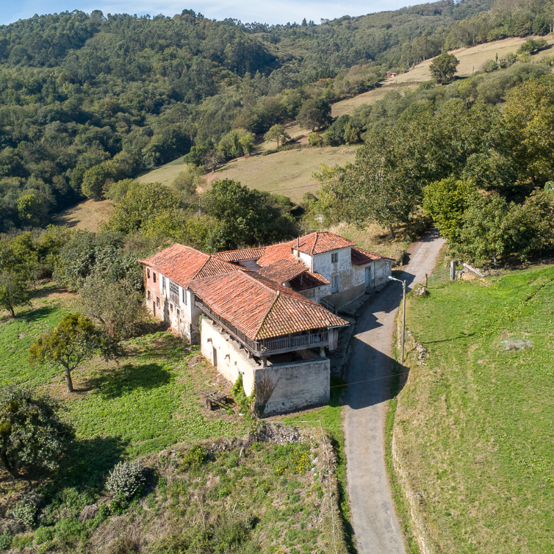 Casa en Poles, Salas